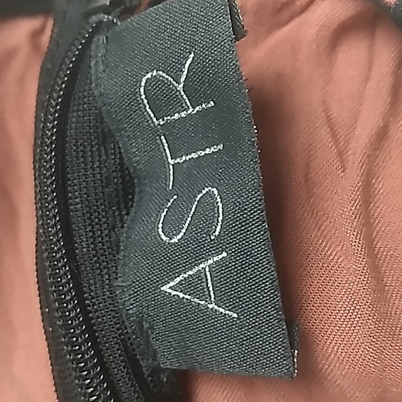 Astr Women's Jumper / Rompers size small in salmon & black with zippered back. - Picture 6 of 9